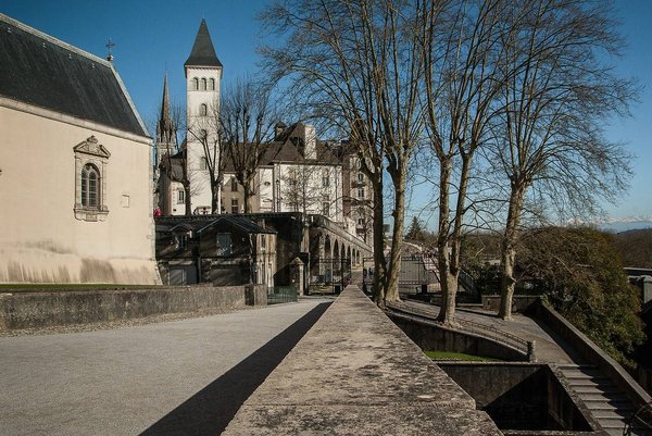 Découvrez les Merveilles des Pyrénées avec un Camping à Argelès Gazost