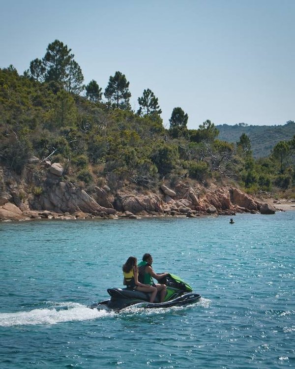 Plongée dans l'expérience du « Camping Calvi Corse »